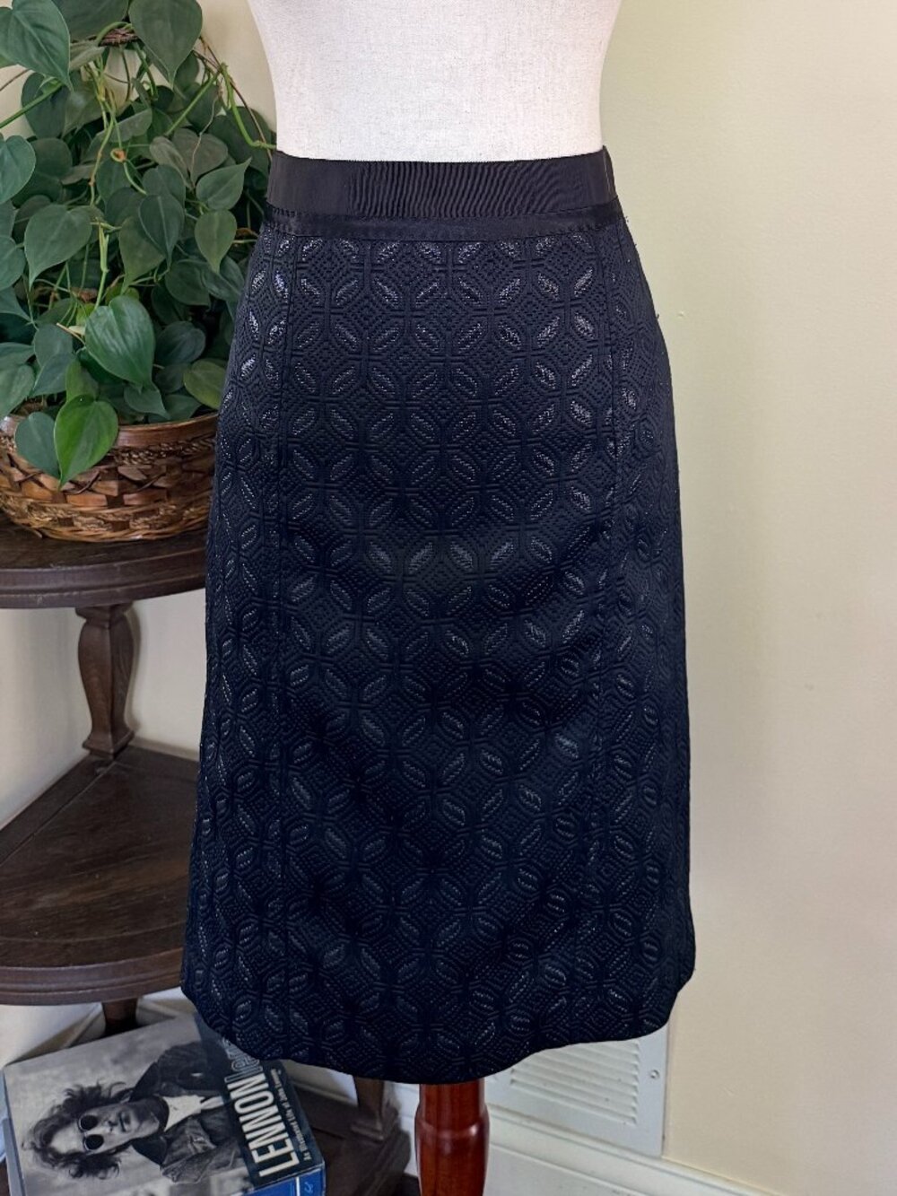 Ann Taylor Black Textured Jacquard Pencil Skirt sz 14